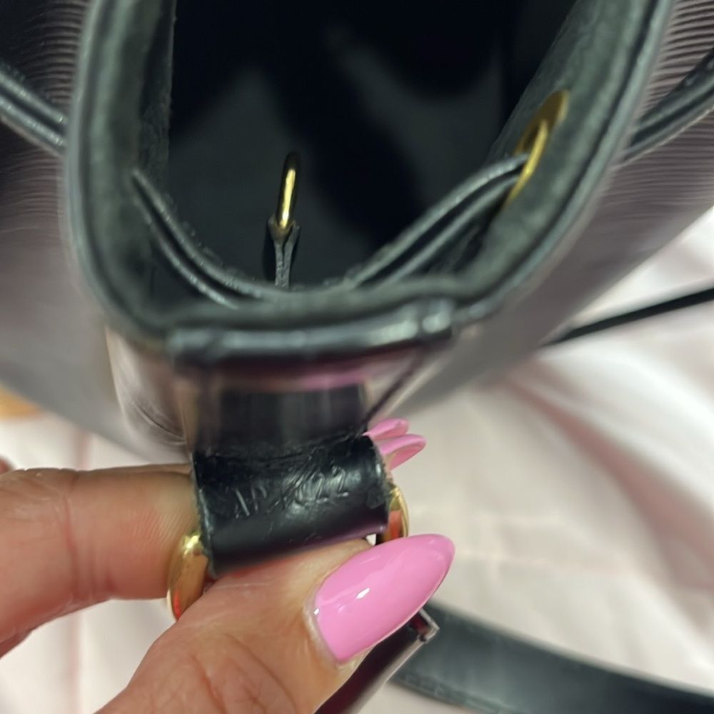 Louis Vuitton Black Epi Leather Noé Bucket Shoulder Bag with Gold Hardware - Picture 12 of 15